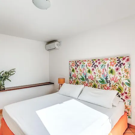 Chez Pie Panoramic Views Pool And Guest Services Villa *