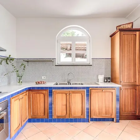 Chez Pie Panoramic Views Pool And Guest Services *