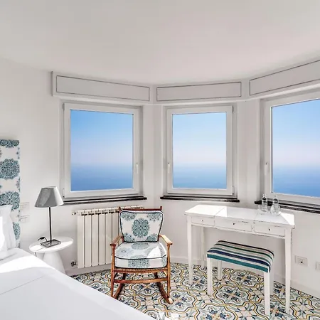 Chez Pie Panoramic Views Pool And Guest Services Villa *