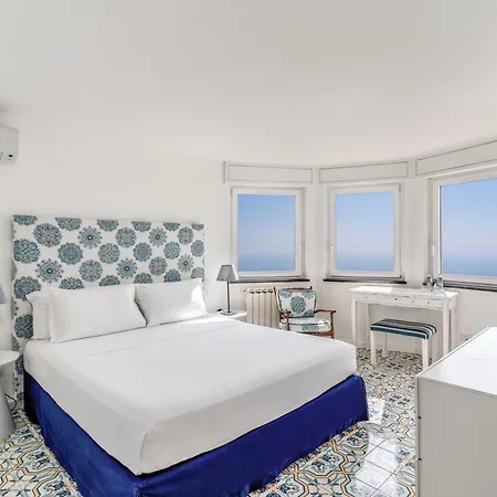 Villa Chez Pie Panoramic Views Pool And Guest Services SantʼAgata sui Due Golfi