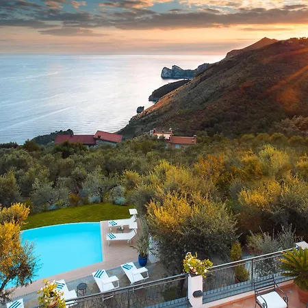 Chez Pie Panoramic Views Pool And Guest Services ヴィラ