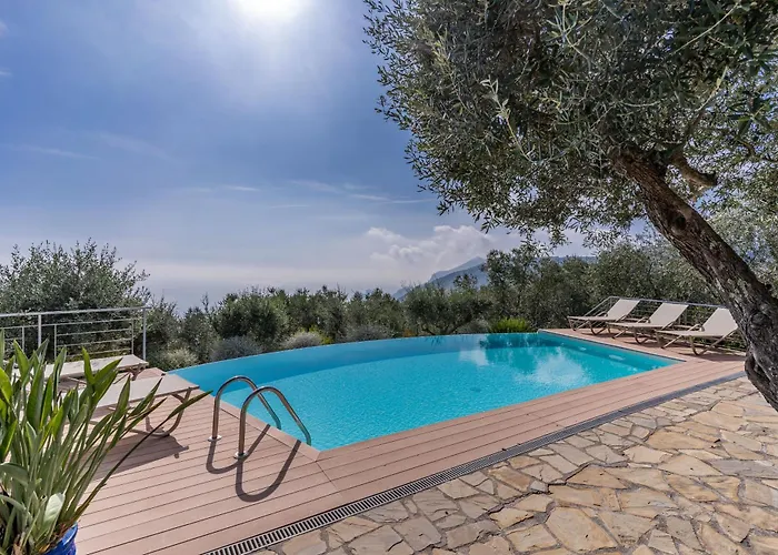 Chez Pie Panoramic Views Pool And Guest Services SantʼAgata sui Due Golfi