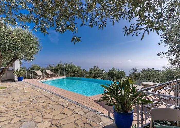 Chez Pie Panoramic Views Pool And Guest Services * SantʼAgata sui Due Golfi