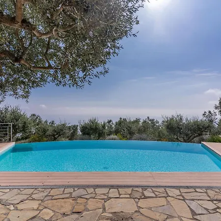 Villa Chez Pie Panoramic Views Pool And Guest Services
