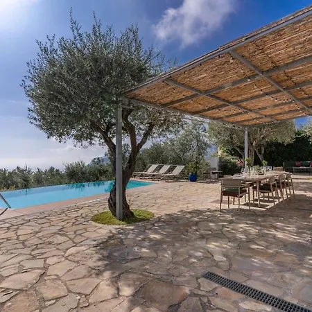 Chez Pie Panoramic Views Pool And Guest Services SantʼAgata sui Due Golfi