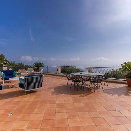 Chez Pie Panoramic Views Pool And Guest Services *