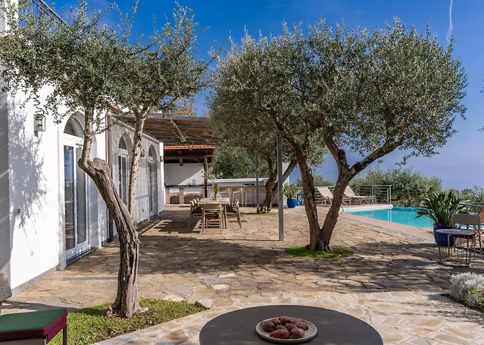 Chez Pie Panoramic Views Pool And Guest Services ヴィラ *